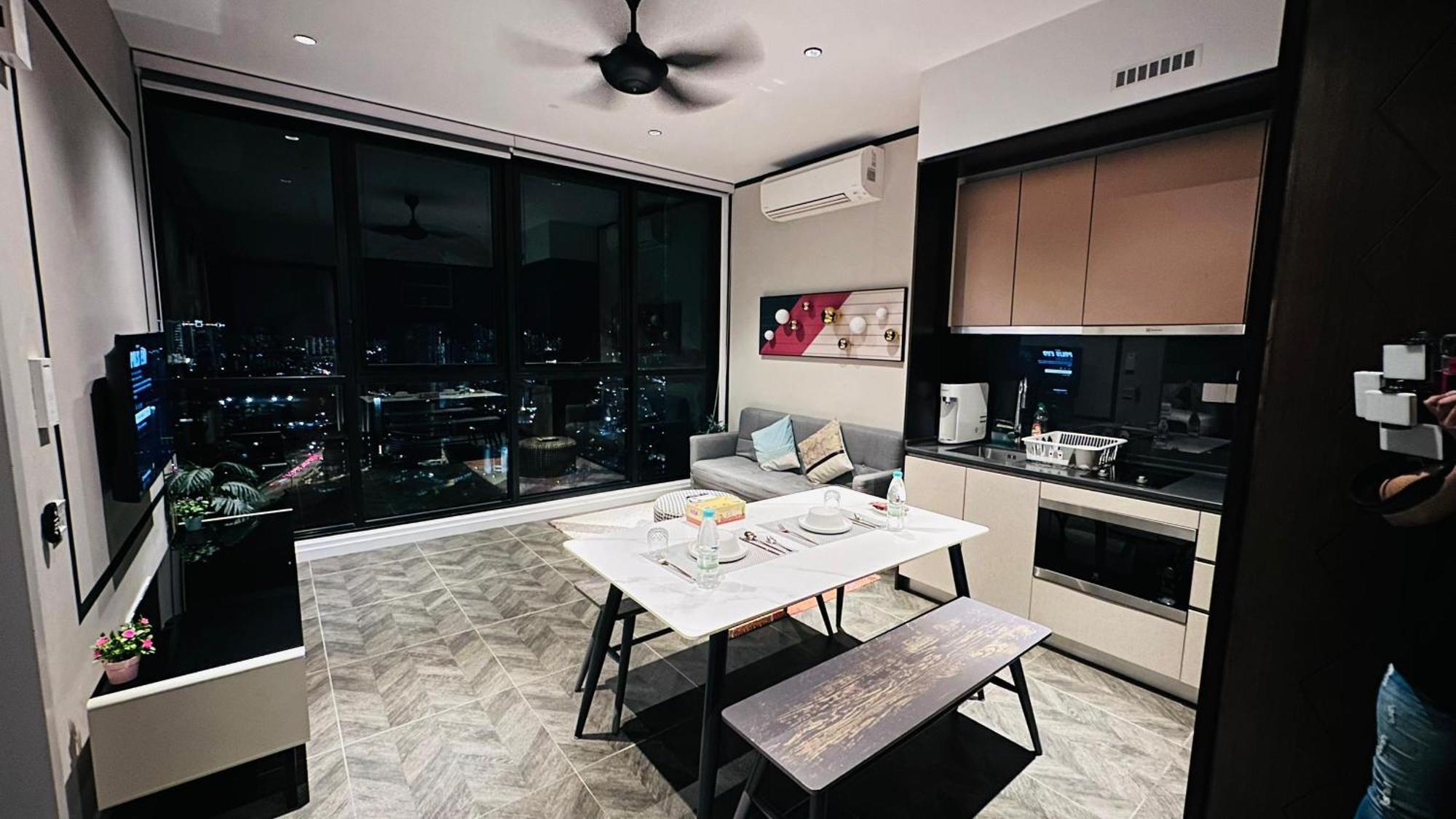 Scarletz Suites Klcc By Luxe Suites Kuala Lumpur Habitación foto