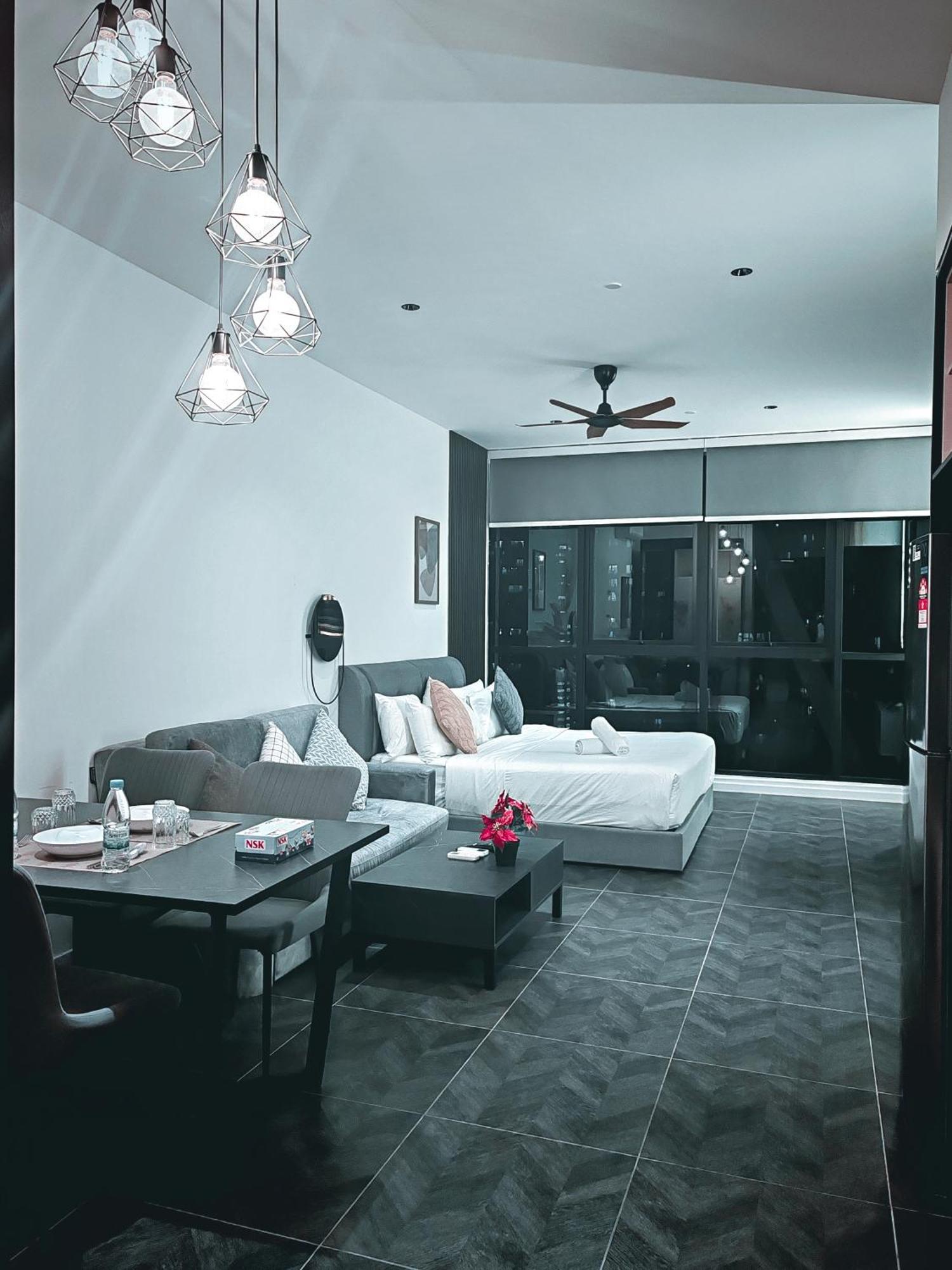 Scarletz Suites Klcc By Luxe Suites Kuala Lumpur Habitación foto