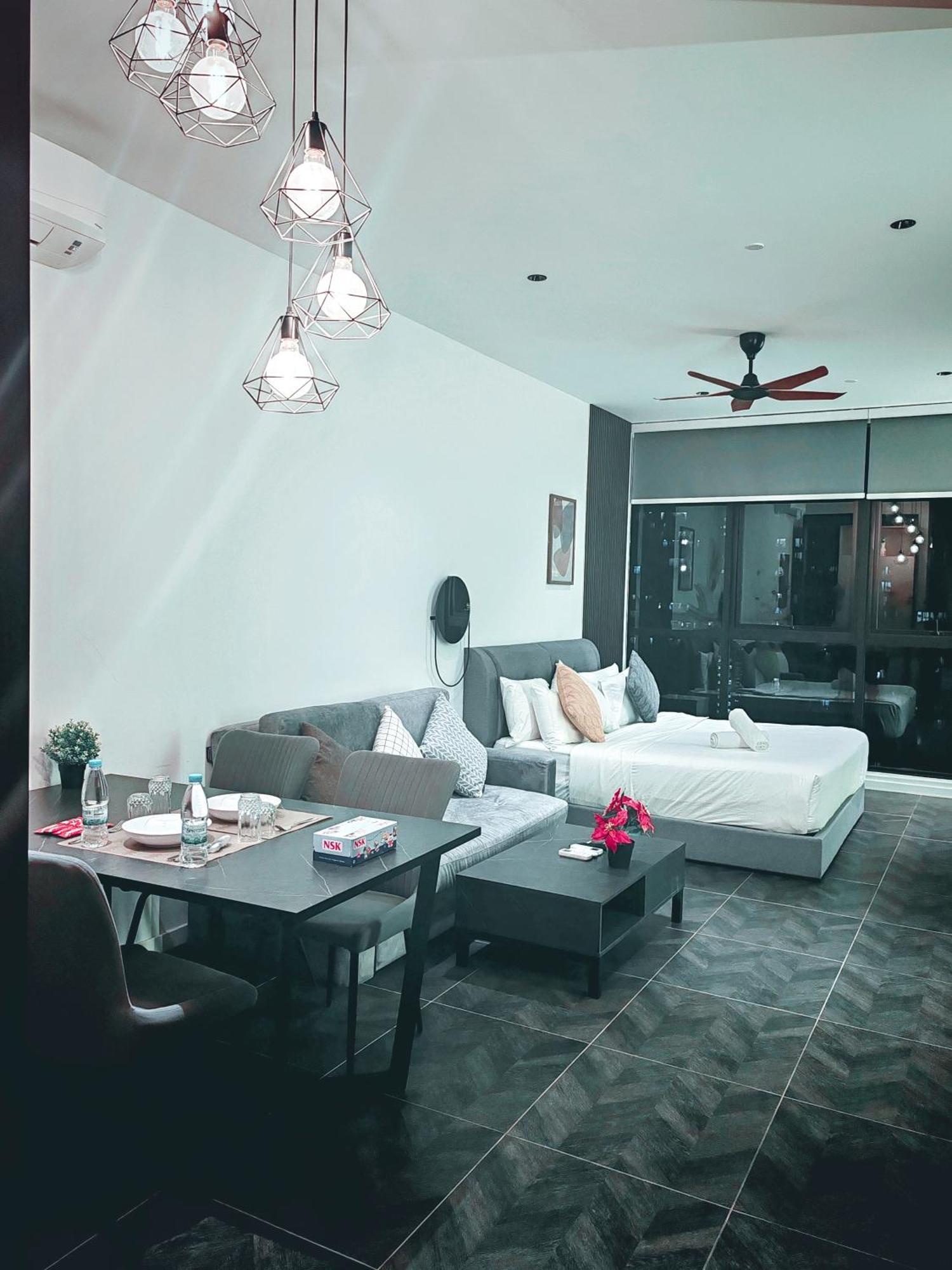 Scarletz Suites Klcc By Luxe Suites Kuala Lumpur Habitación foto